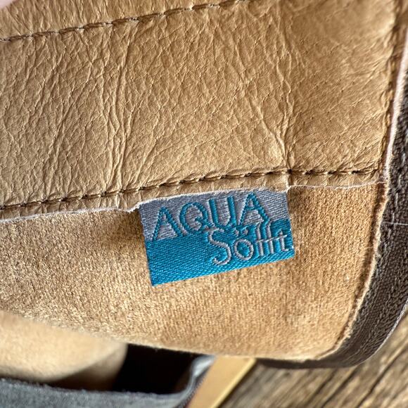 Sofft water proof gray suede slouchy boots - low heel - side zip - round toe - 9 - Picture 8 of 10